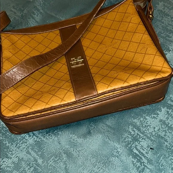 Vintage Givenchy Crossbody & Wallet Bundle – Project Lot - Picture 6 of 17